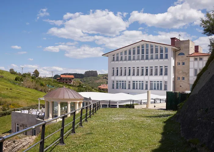 Hotel & Talasoterapia Zelai